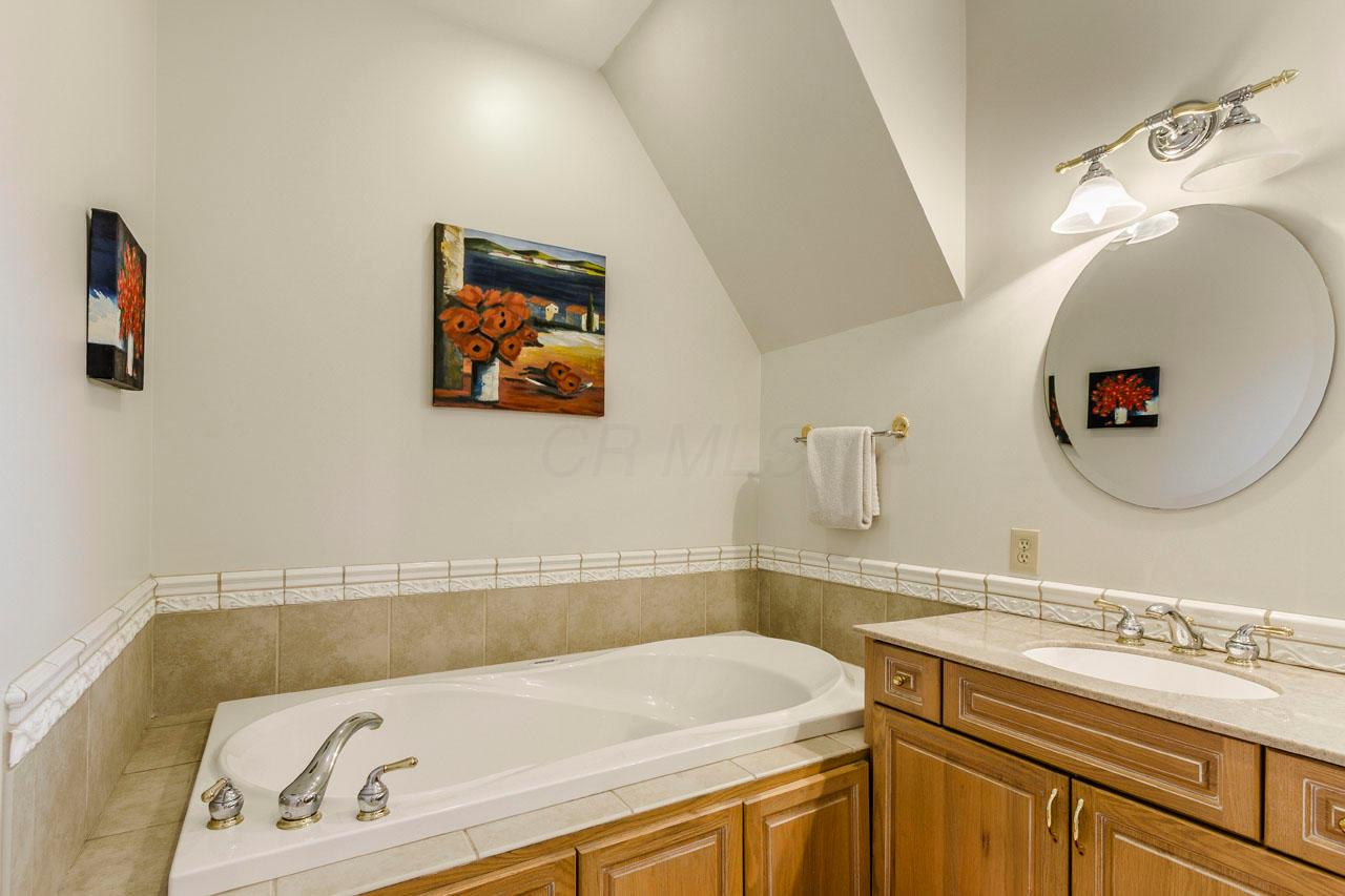 119 North Cassingham Road Columbus, OH 43209 - Photo 38 of 73