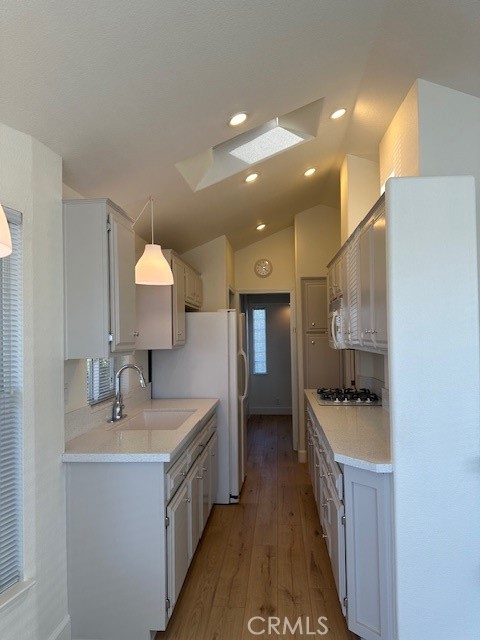 1334 Western Drive San Jacinto, CA 92583 - Photo 8 of 22 a en suite bathroom with a sink double vanity and a tub