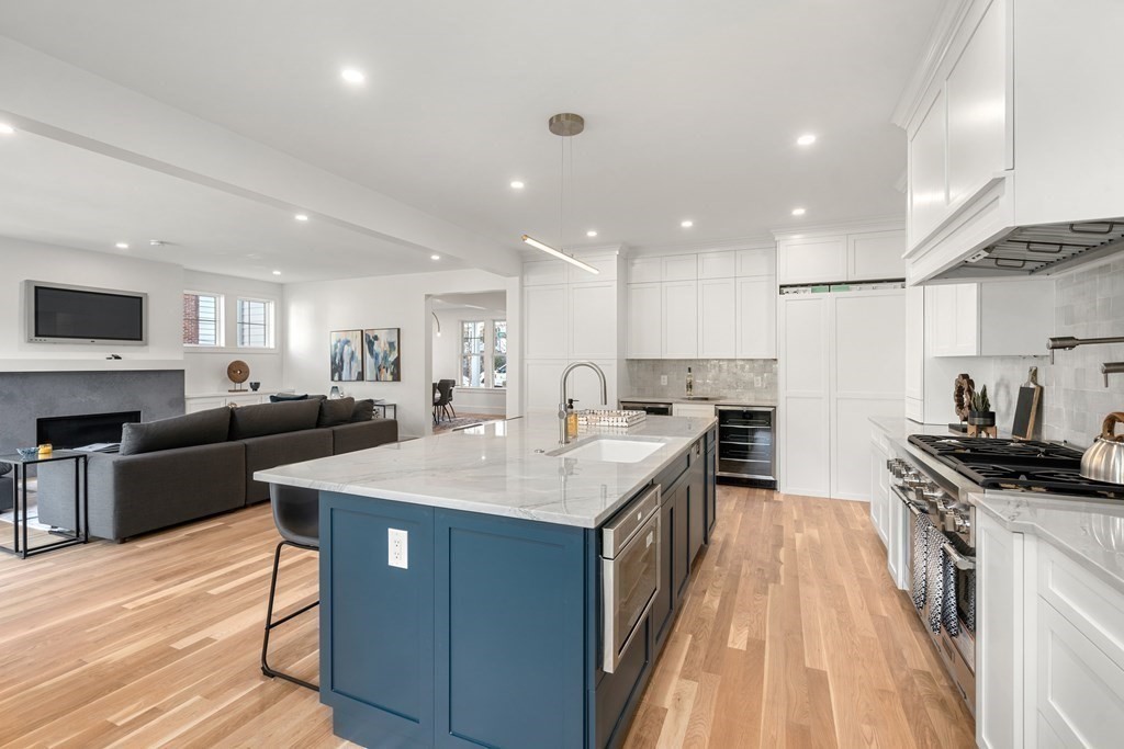 9 Payson Road Brookline, MA 02467 - Photo 4 of 35