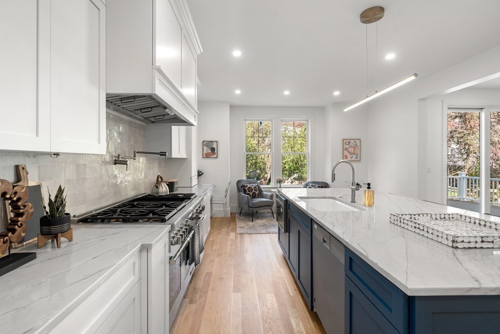 9 Payson Road Brookline, MA 02467 - Photo 5 of 35