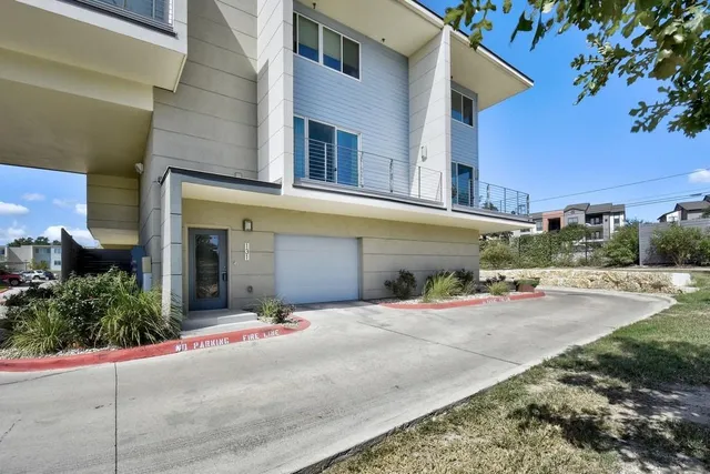 $1,799 | 604 North Bluff Drive, Unit 131, Austin, TX 78745