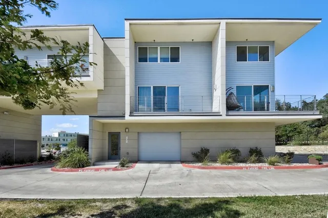 $1,799 | 604 North Bluff Drive, Unit 131, Austin, TX 78745