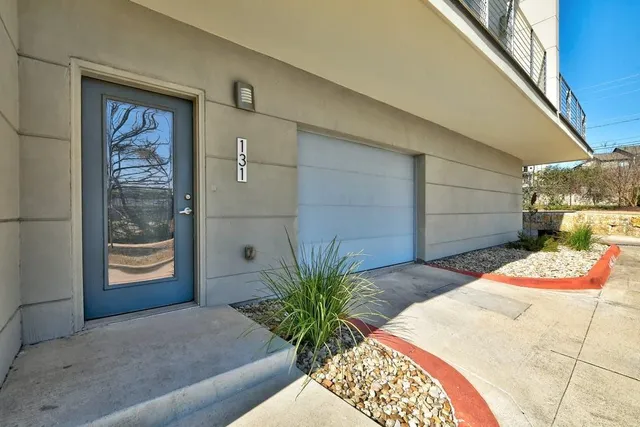 $1,799 | 604 North Bluff Drive, Unit 131, Austin, TX 78745