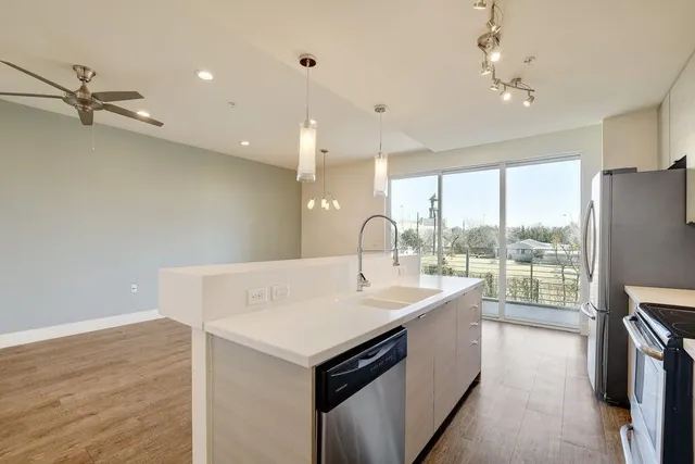 $1,799 | 604 North Bluff Drive, Unit 131, Austin, TX 78745