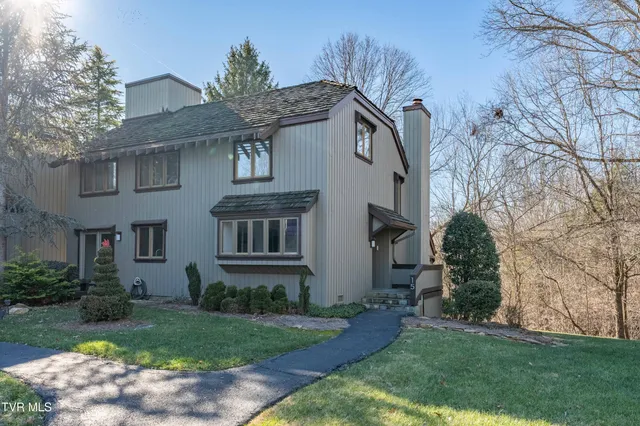 $300,000 | 15 Crown Circle, Unit 15, Kingsport, TN 37660