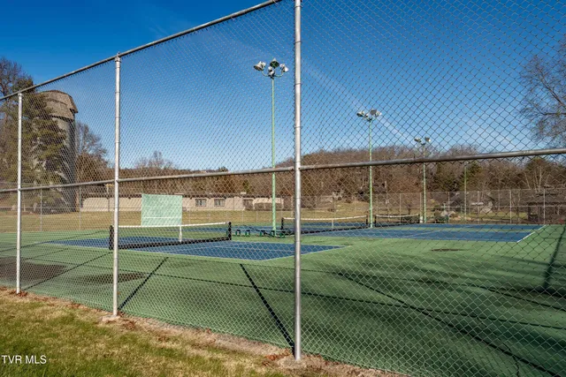 $300,000 | 15 Crown Circle, Unit 15, Kingsport, TN 37660