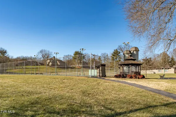 $289,000 | 15 Crown Circle, Unit 15, Kingsport, TN 37660