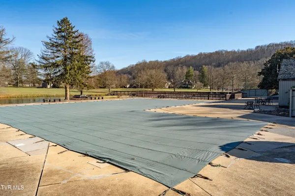 $289,000 | 15 Crown Circle, Unit 15, Kingsport, TN 37660