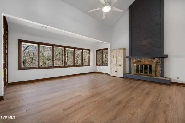 $289,000 | 15 Crown Circle, Unit 15, Kingsport, TN 37660