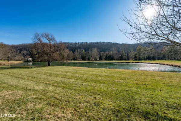 $289,000 | 15 Crown Circle, Unit 15, Kingsport, TN 37660