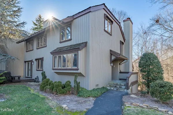 $289,000 | 15 Crown Circle, Unit 15, Kingsport, TN 37660