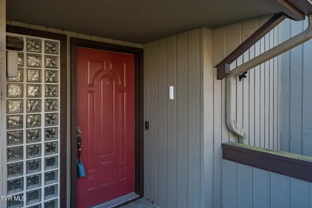 $300,000 | 15 Crown Circle, Unit 15, Kingsport, TN 37660