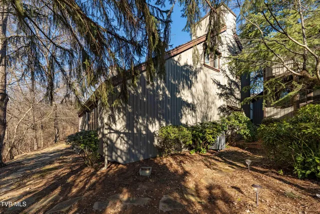 $300,000 | 15 Crown Circle, Unit 15, Kingsport, TN 37660