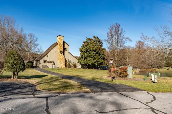 $289,000 | 15 Crown Circle, Unit 15, Kingsport, TN 37660