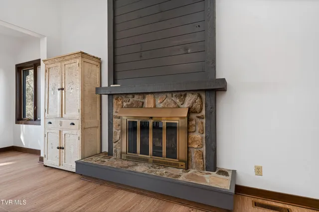 $300,000 | 15 Crown Circle, Unit 15, Kingsport, TN 37660