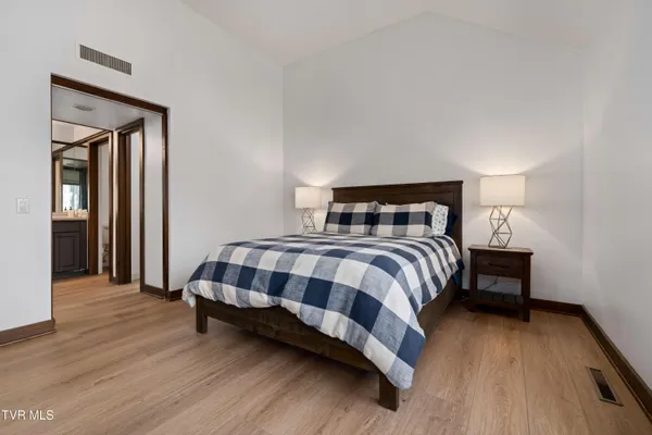 $289,000 | 15 Crown Circle, Unit 15, Kingsport, TN 37660