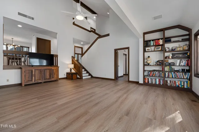 $300,000 | 15 Crown Circle, Unit 15, Kingsport, TN 37660