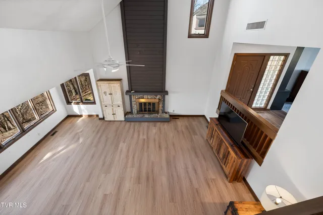 $300,000 | 15 Crown Circle, Unit 15, Kingsport, TN 37660