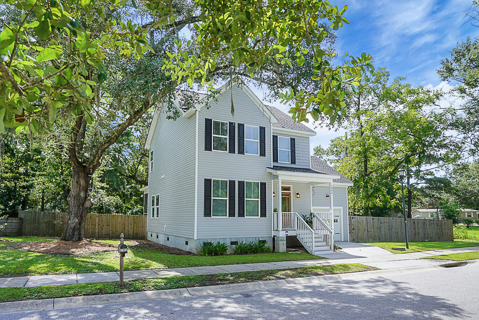 1905 Hollings Road Charleston, SC 29412 - Photo 2 of 36 DSC03134