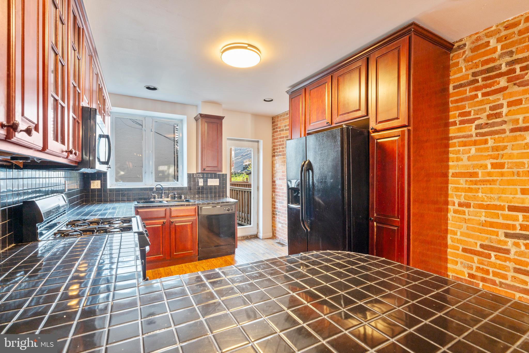 1407 Webster Street Baltimore, MD 21230 - Photo 7 of 49