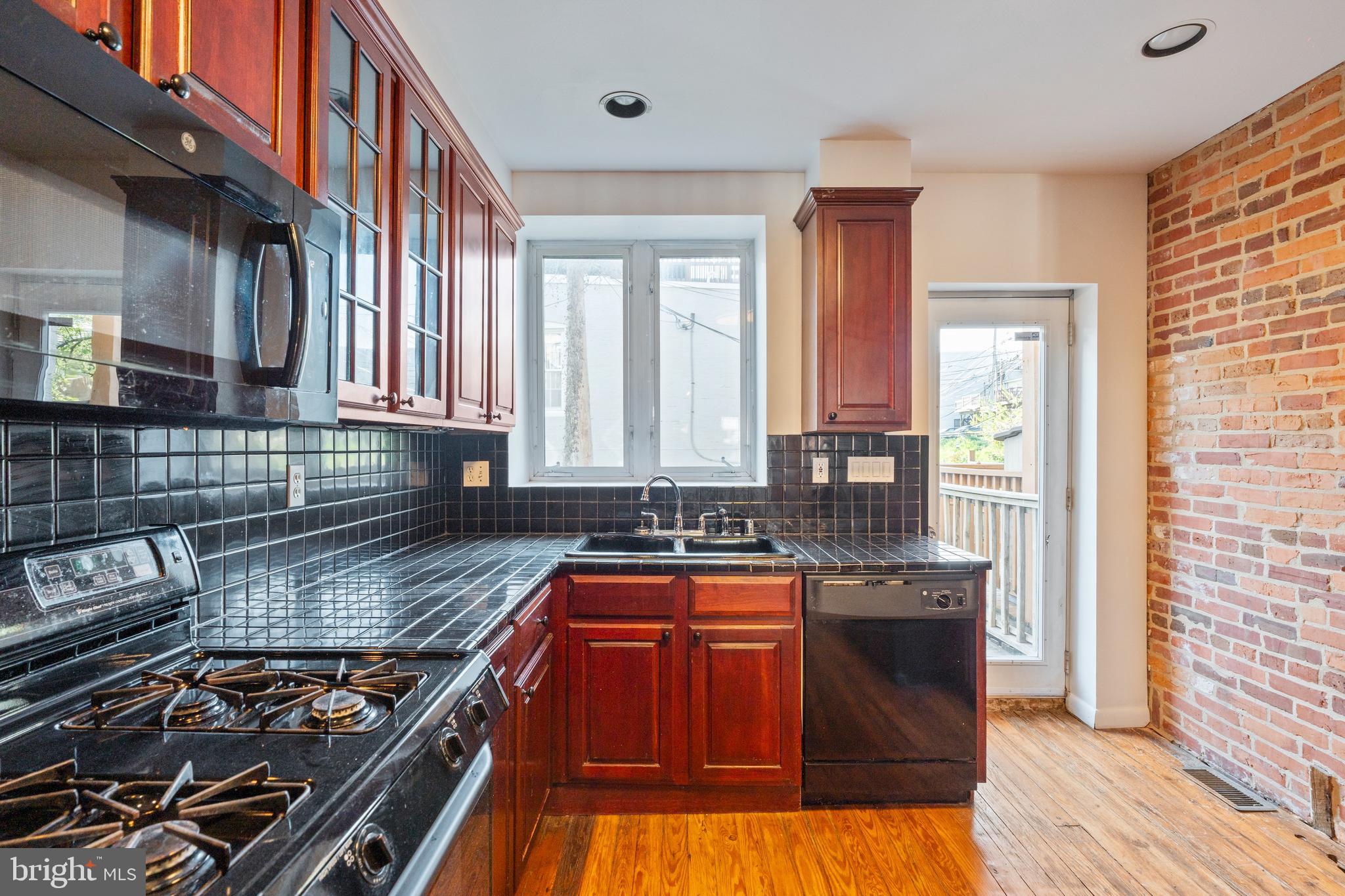 1407 Webster Street Baltimore, MD 21230 - Photo 8 of 49