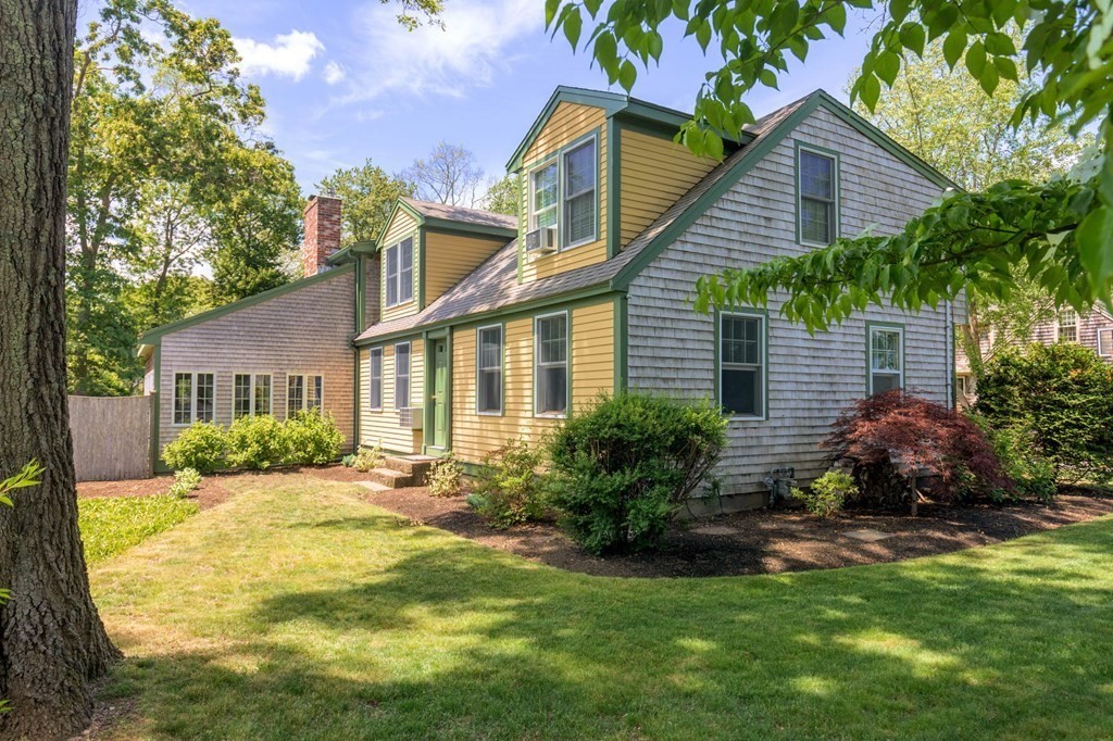 20 Smith Road Hingham, MA 02043 - Photo 1 of 30 Gallery Image 1