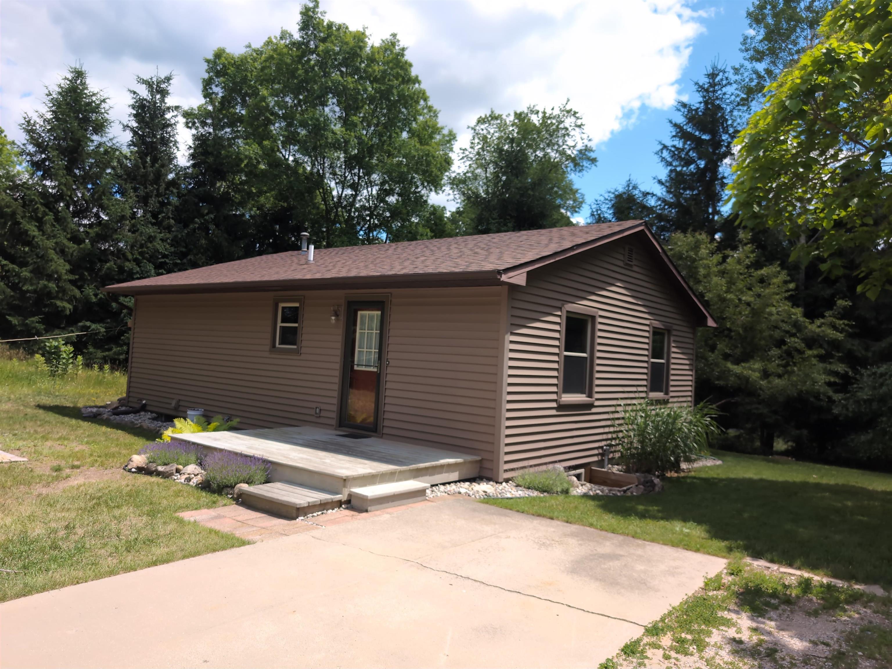 3602 South Winn Road Mount Pleasant, MI 48858 - Photo 4 of 38
