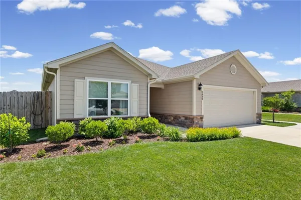 $374,900 | 8000 Southeast 6th Street, Blue Springs, MO 64014