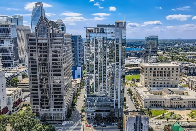 $330,000 | 333 West Trade Street, Unit 505, Charlotte, NC 28202