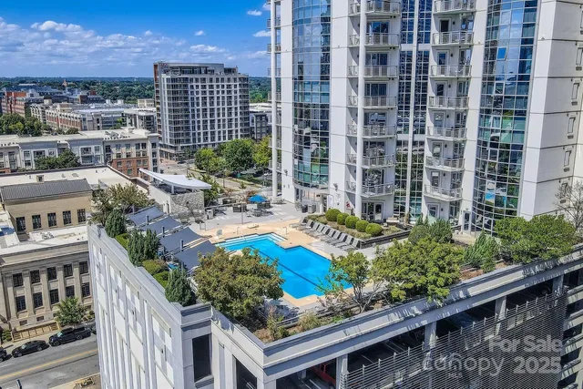 $330,000 | 333 West Trade Street, Unit 505, Charlotte, NC 28202