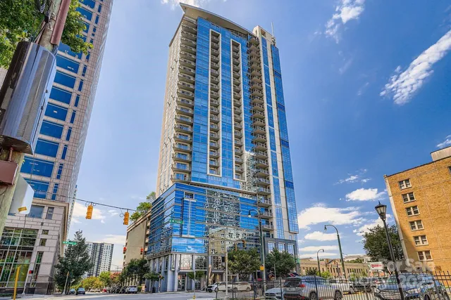 $330,000 | 333 West Trade Street, Unit 505, Charlotte, NC 28202