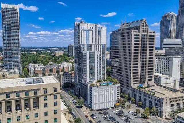 $325,000 | 333 West Trade Street, Unit 505, Charlotte, NC 28202