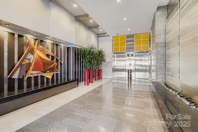 $330,000 | 333 West Trade Street, Unit 505, Charlotte, NC 28202