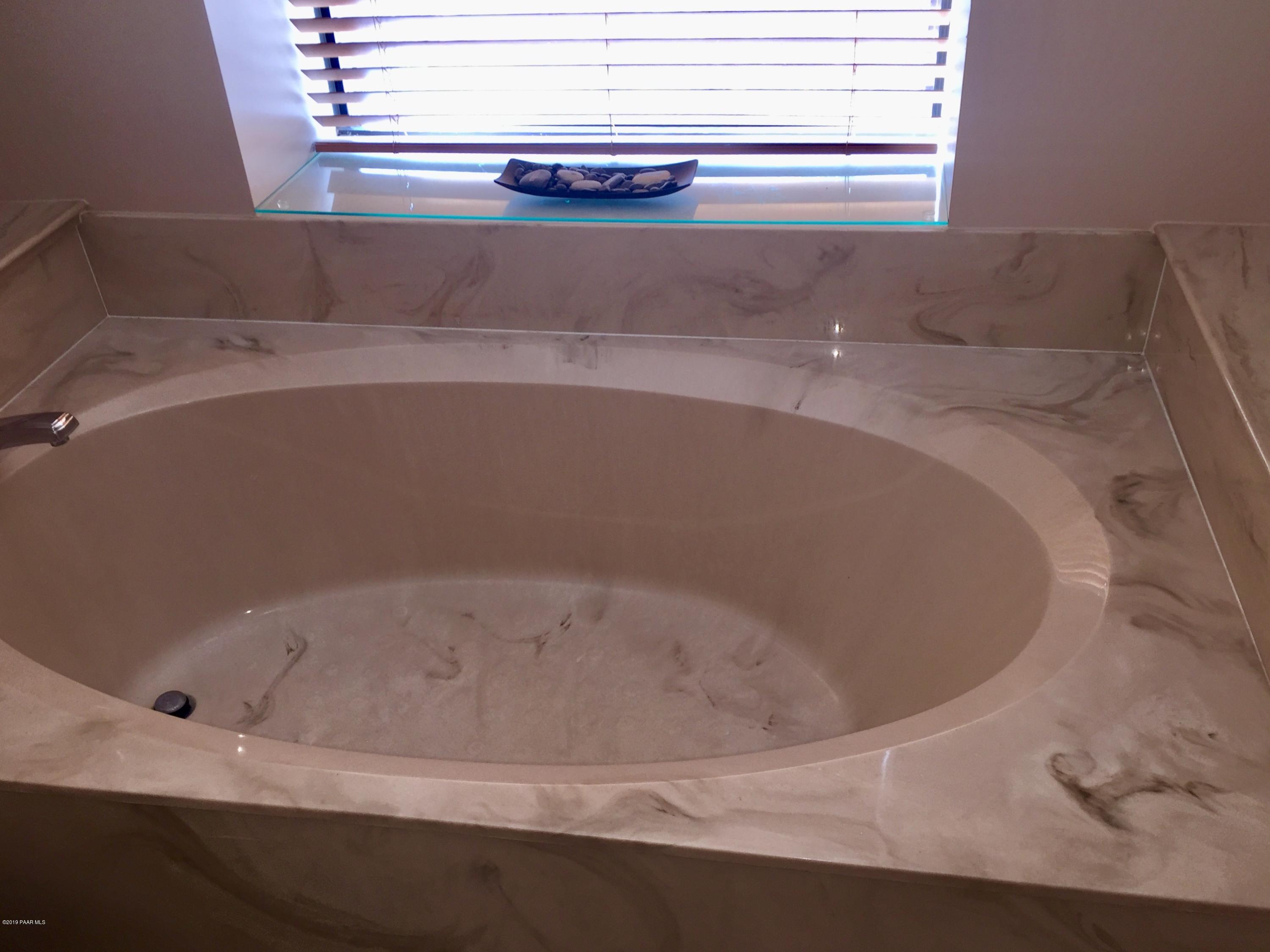 1453 Coyote Road Prescott, AZ 86303 - Photo 11 of 23 1453 Coyote Master Tub