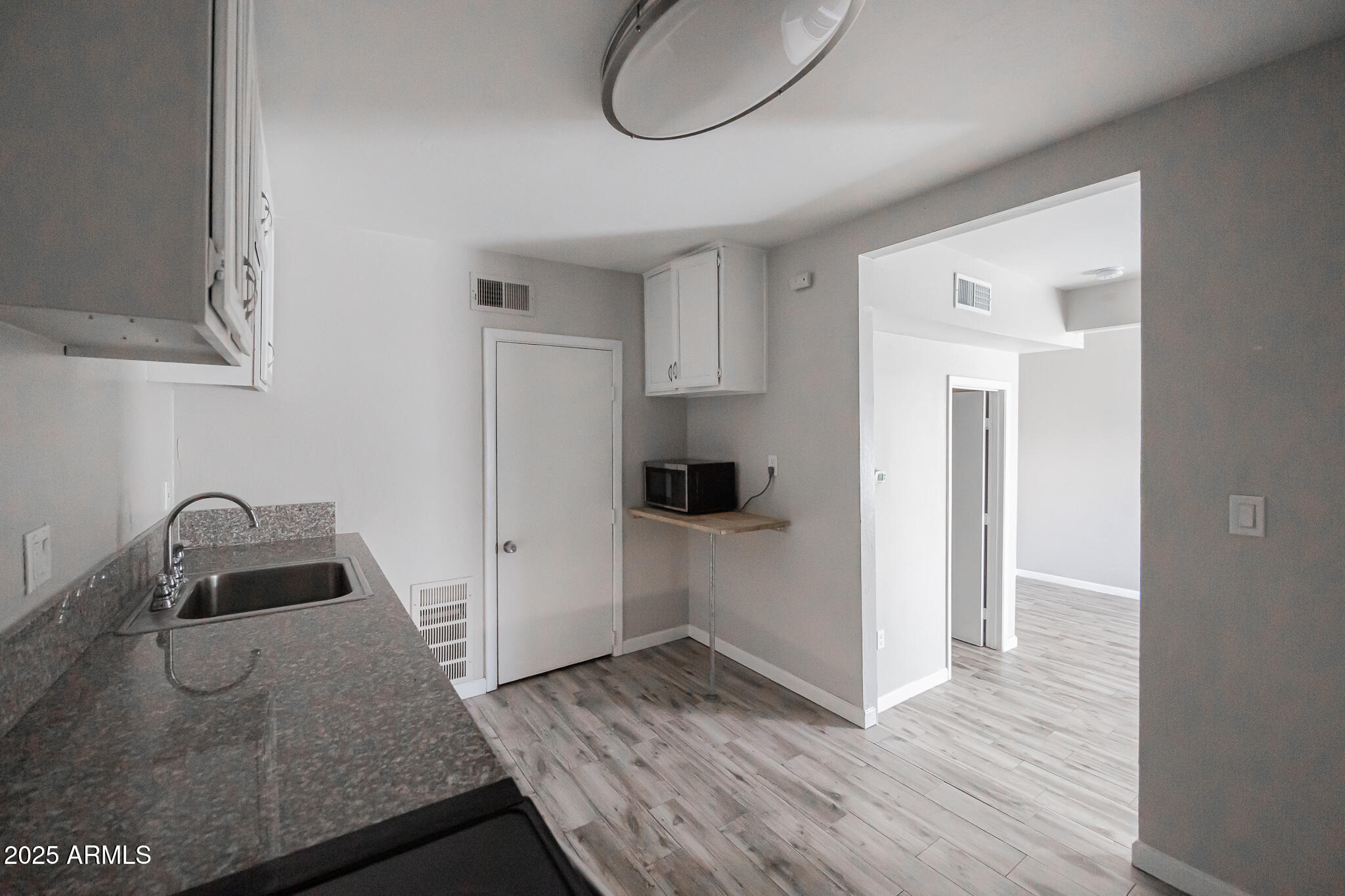 2330 North Dayton Street, Unit 2 Phoenix, AZ 85006 - Photo 2 of 18 B33A5653