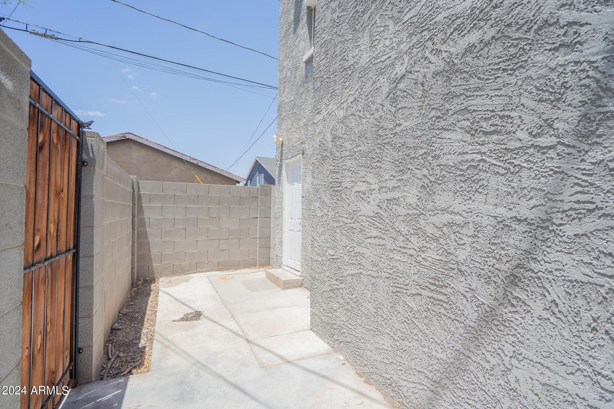 2330 North Dayton Street, Unit 2 Phoenix, AZ 85006 - Photo 3 of 18 Photo #2