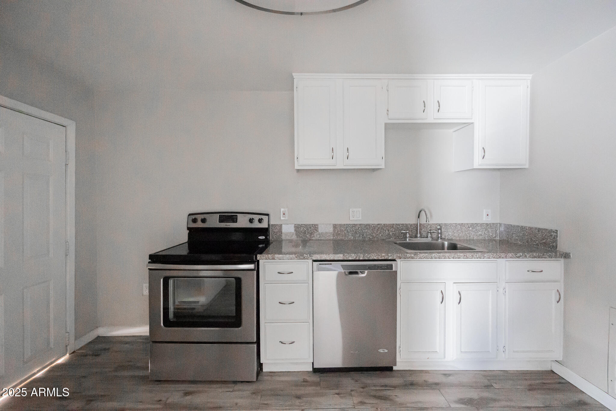 2330 North Dayton Street, Unit 2 Phoenix, AZ 85006 - Photo 5 of 18 B33A5651