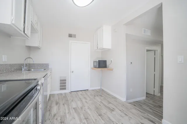 $795 | 2330 North Dayton Street, Unit 2, Phoenix, AZ 85006