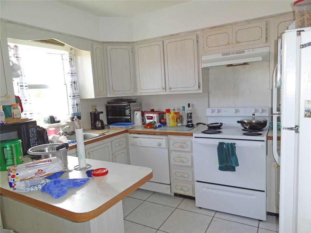 7640 Pembroke Road Miramar, FL 33023 - Photo 8 of 10 Typical Kitchen design and finishes.