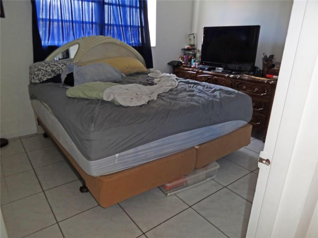 7640 Pembroke Road Miramar, FL 33023 - Photo 10 of 10 Typical bedroom design and finishes.