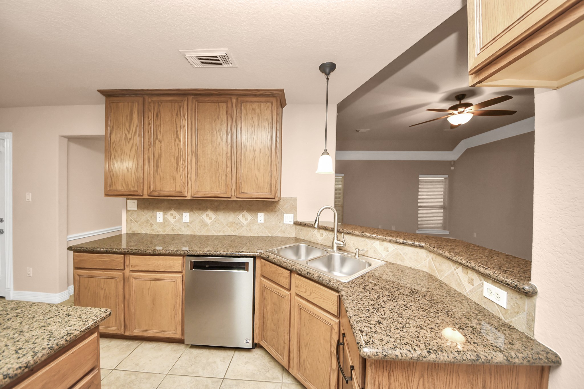 6 Prairie Oaks La Marque, TX 77510 - Photo 5 of 26