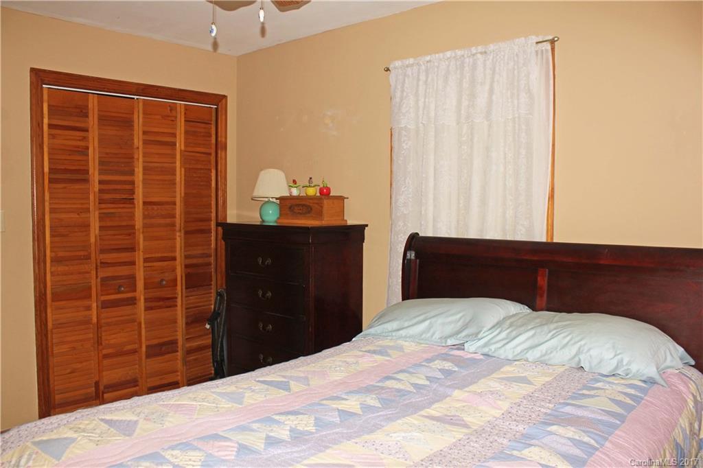 830 North Canton Road Canton, NC 28716 - Photo 14 of 24