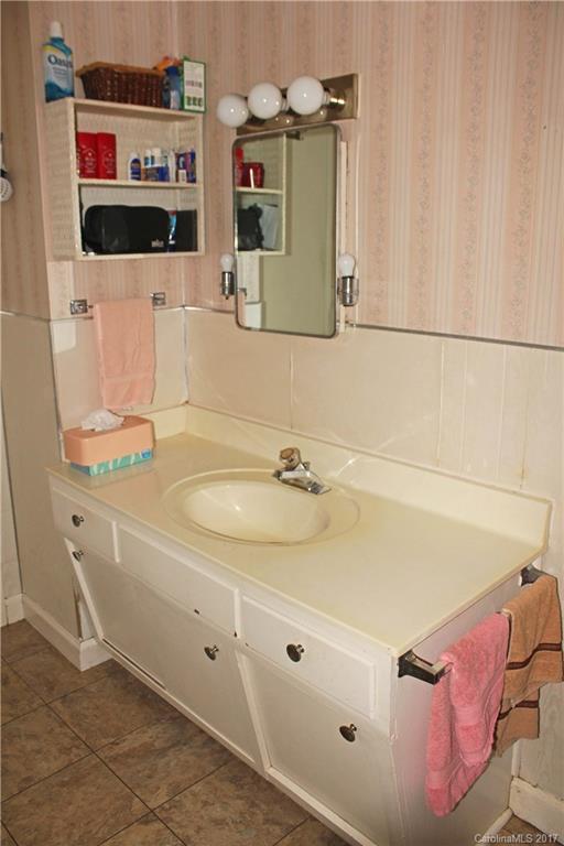 830 North Canton Road Canton, NC 28716 - Photo 22 of 24