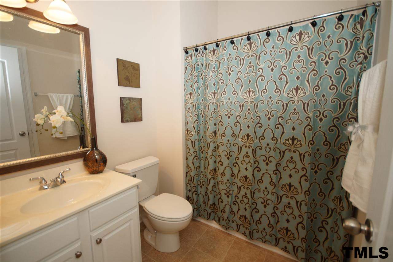 8214 Marvino Lane Raleigh, NC 27613 - Photo 11 of 25