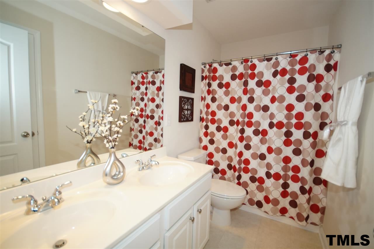 8214 Marvino Lane Raleigh, NC 27613 - Photo 16 of 25