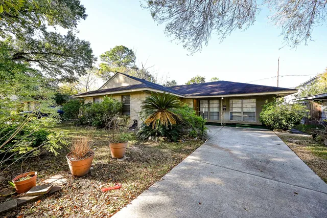 $2,200 | 10302 Woodwind Drive, Houston, TX 77025