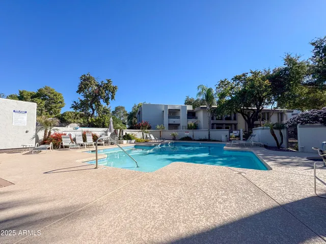 a view of a tennis court
