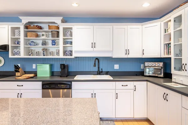 $949,000 | 8 Oak-Knoll Road, Meredith, NH 03253