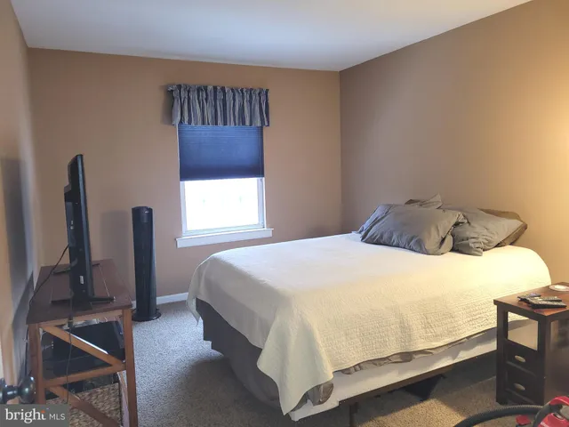 $304,900 | 1045 Pond Ridge Drive, Harrisburg, PA 17111