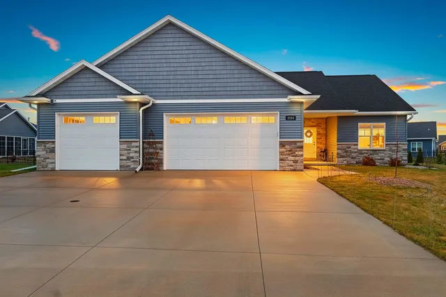 $499,900 | 2153 Caroline Court, Neenah, WI 54956